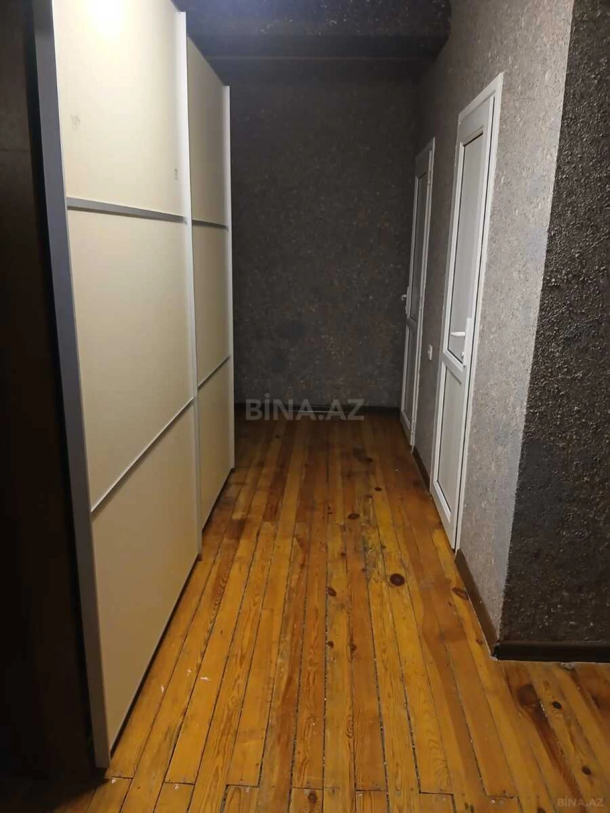 Kirayə verilir 3 otaqlı mənzil 130 m²