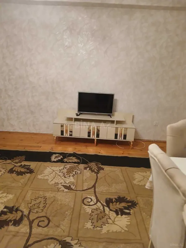 Kirayə verilir 3 otaqlı mənzil 130 m²