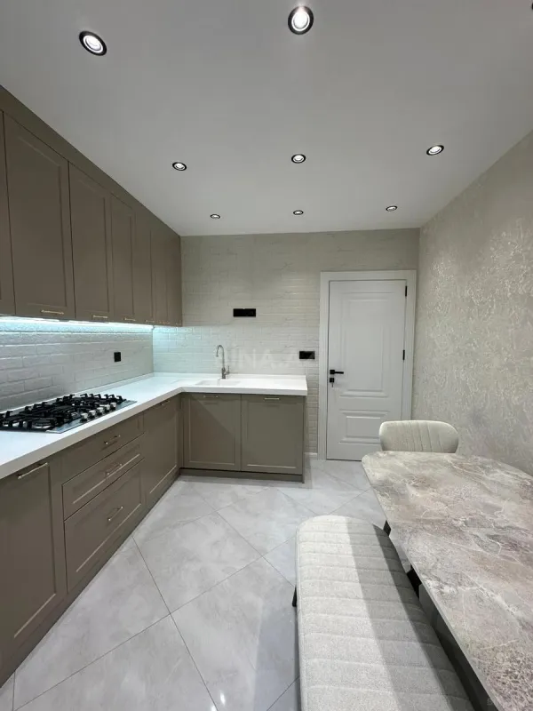 Satılır 2 otaqlı mənzil 65 m²