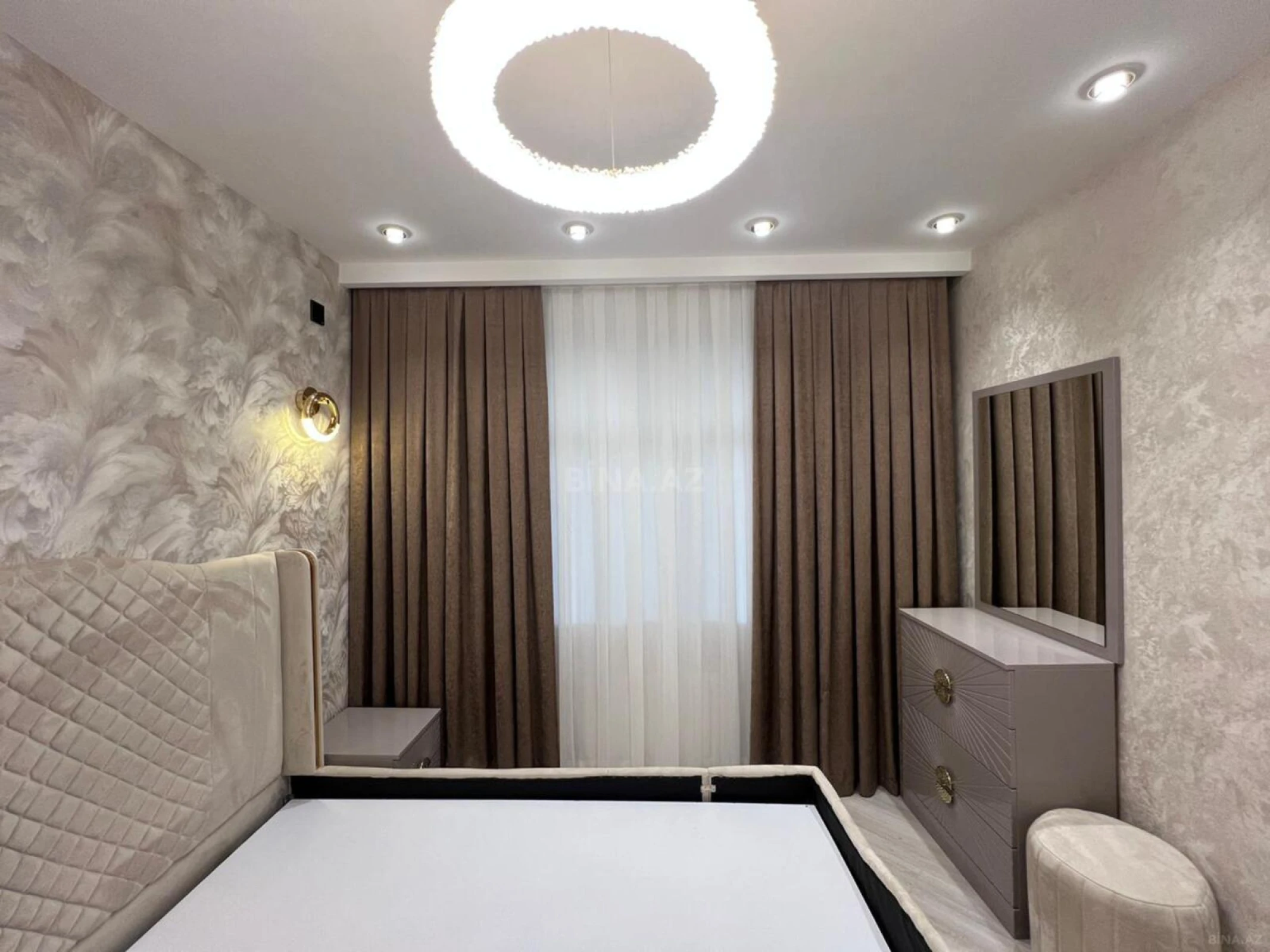 Satılır 2 otaqlı mənzil 65 m²