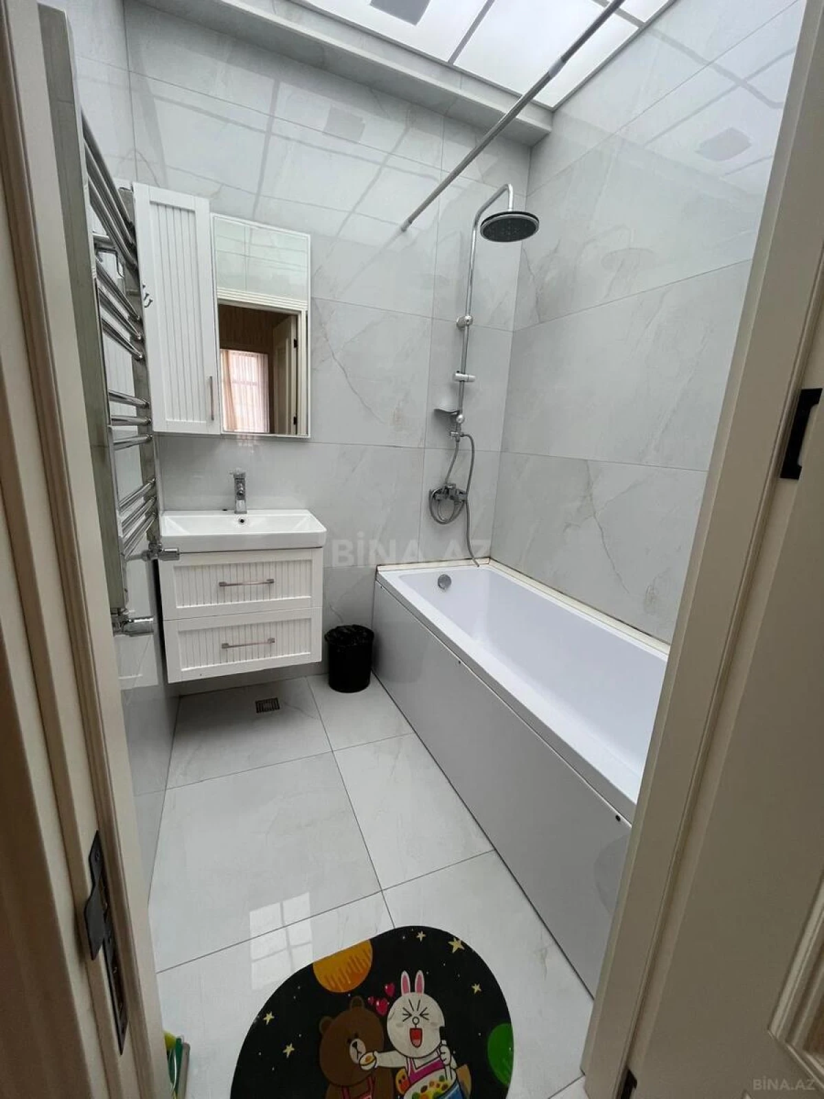 Kirayə verilir 2 otaqlı mənzil 76 m²