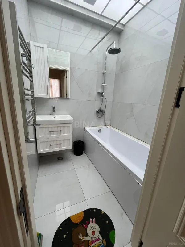 Kirayə verilir 2 otaqlı mənzil 76 m²