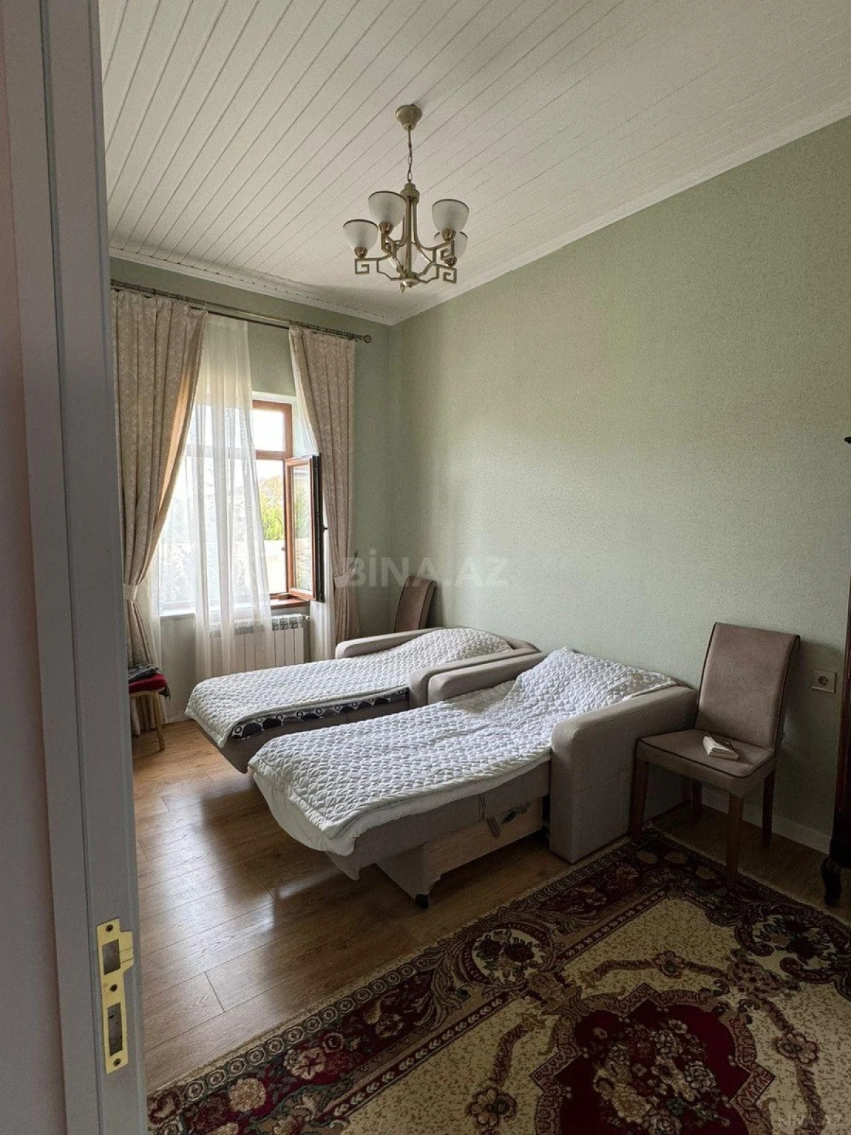 Satılır 6 otaqlı həyət evi 180 m²