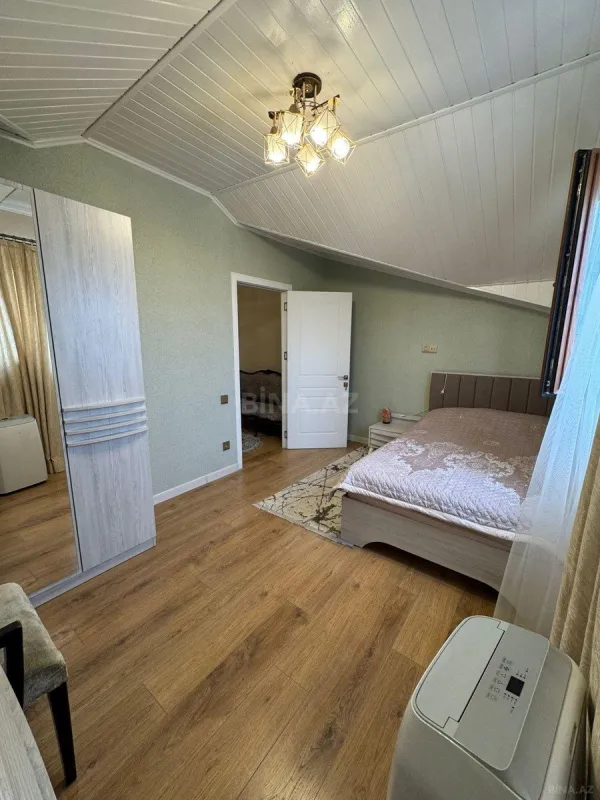 Satılır 6 otaqlı həyət evi 180 m²