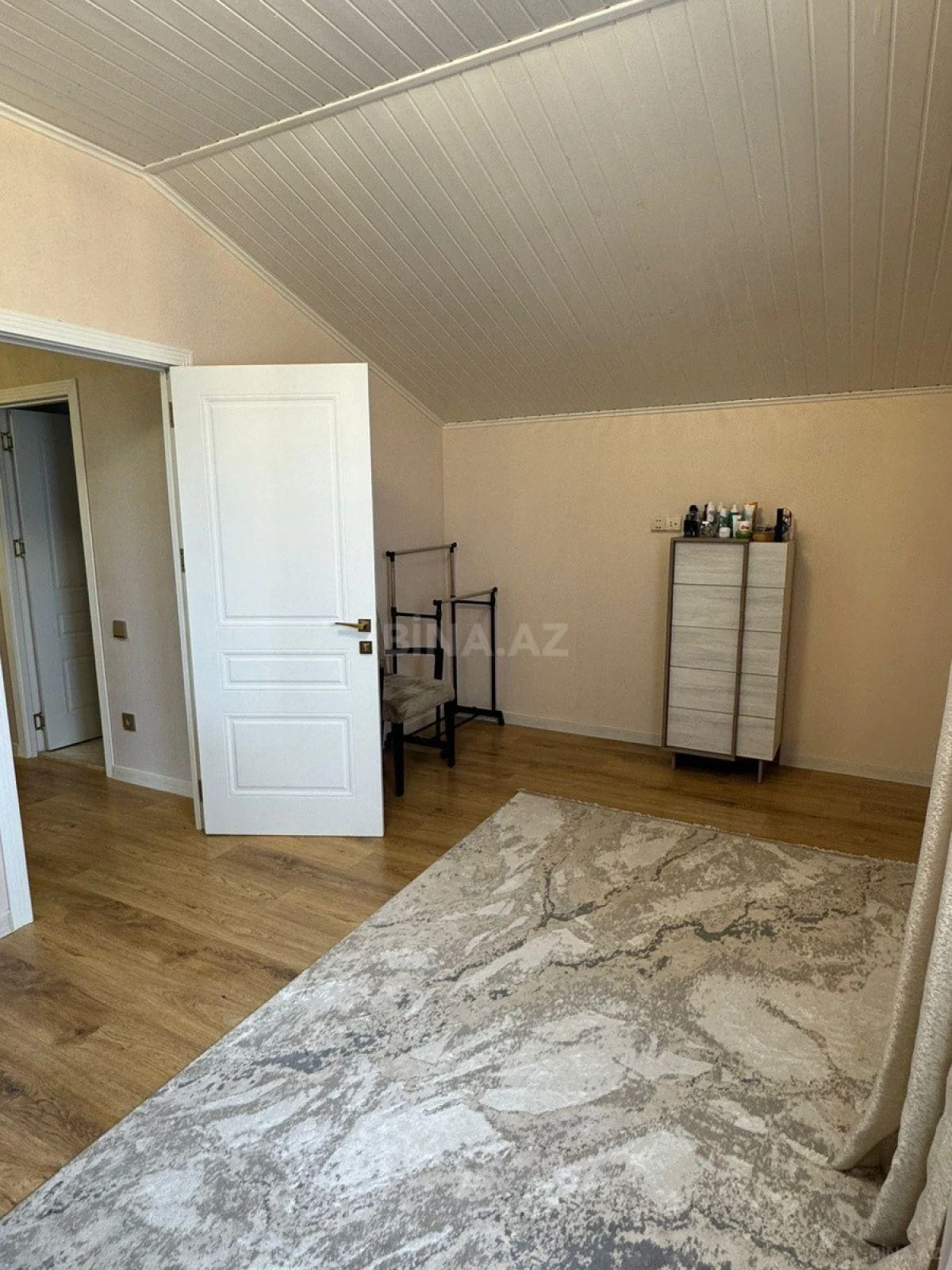 Satılır 6 otaqlı həyət evi 180 m²