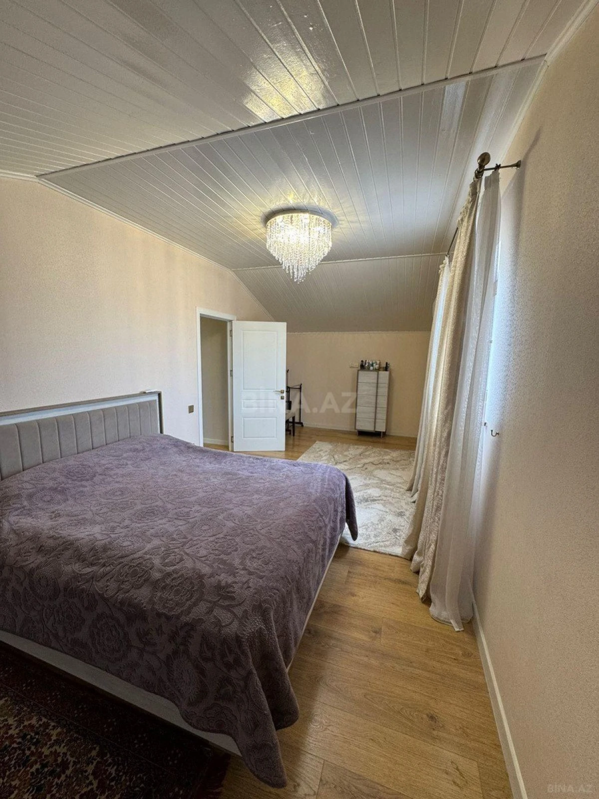 Satılır 6 otaqlı həyət evi 180 m²