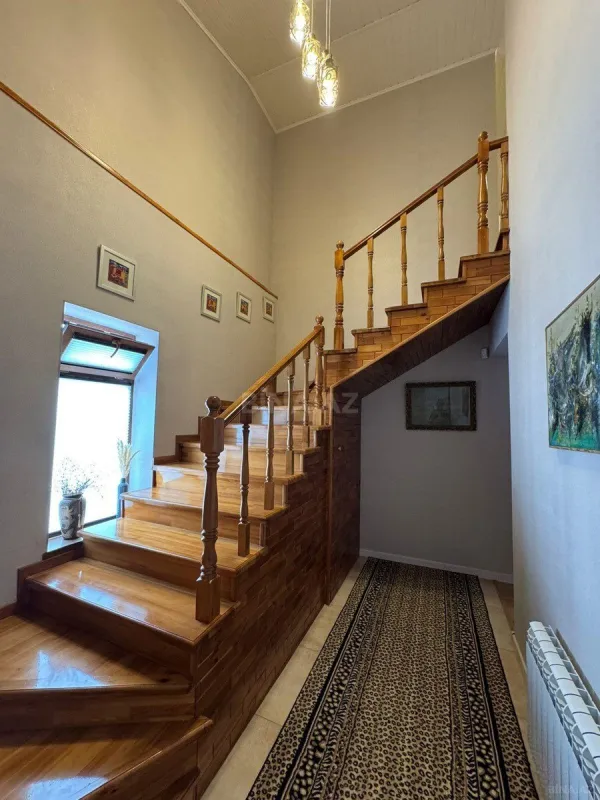 Satılır 6 otaqlı həyət evi 180 m²
