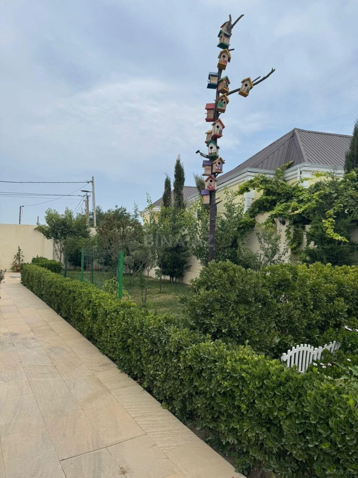 Satılır 6 otaqlı həyət evi 180 m²