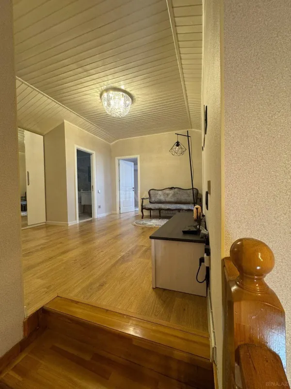 Satılır 6 otaqlı həyət evi 180 m²
