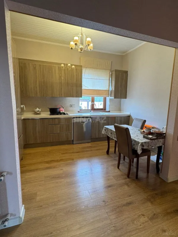 Satılır 6 otaqlı həyət evi 180 m²