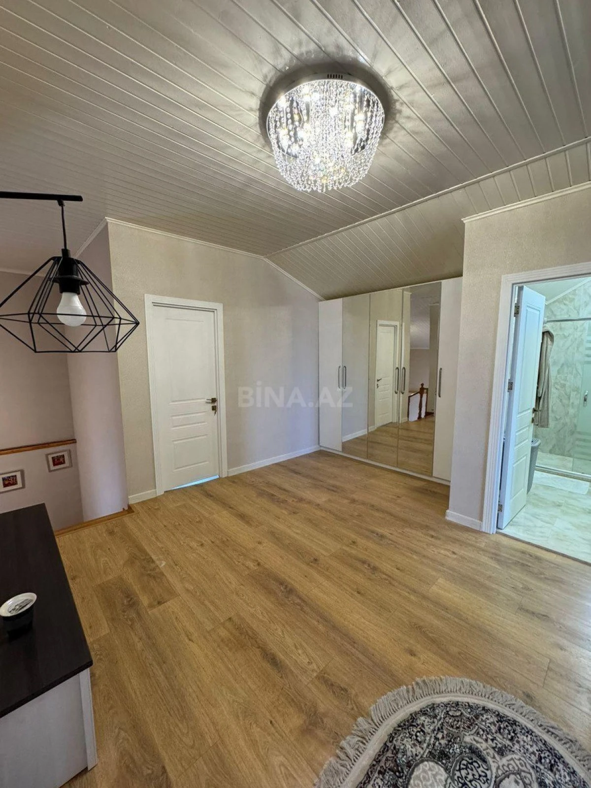 Satılır 6 otaqlı həyət evi 180 m²