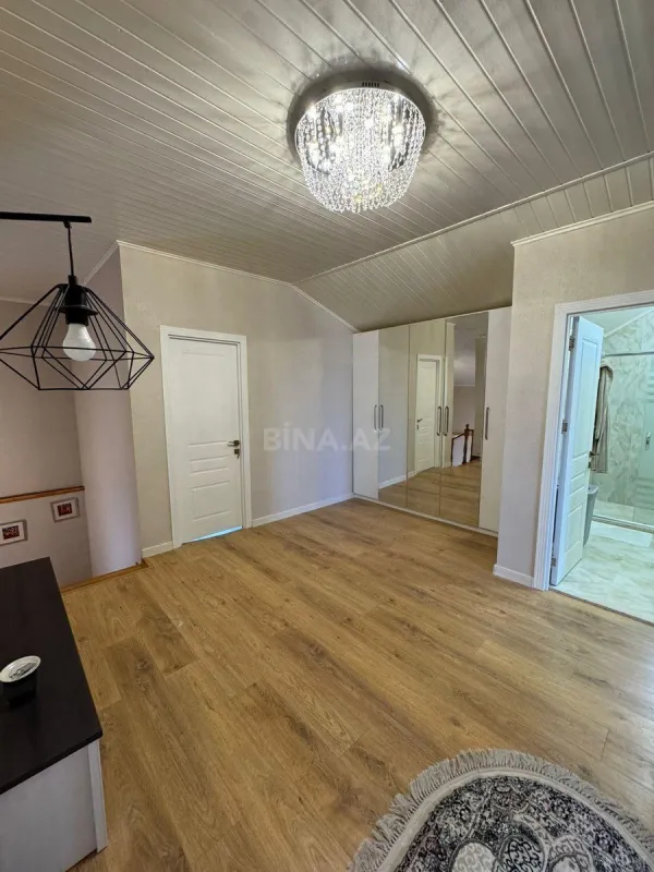 Satılır 6 otaqlı həyət evi 180 m²