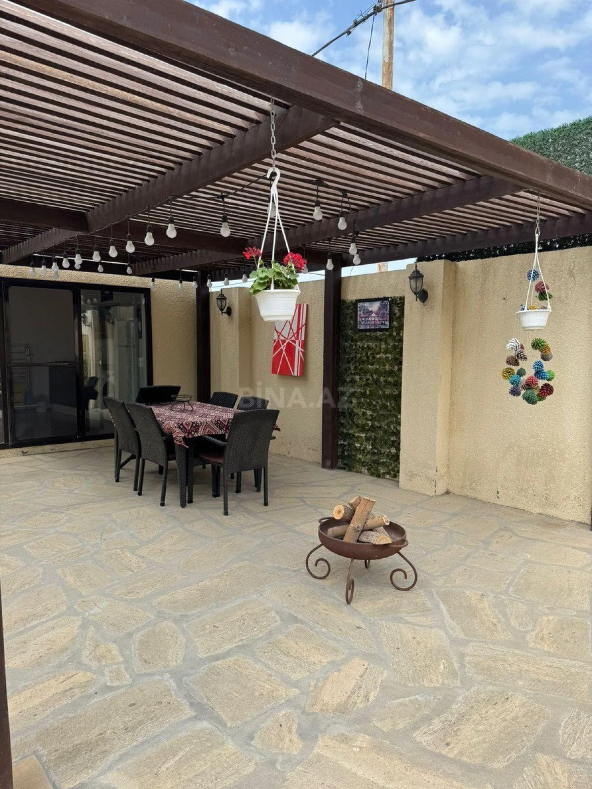 Satılır 6 otaqlı həyət evi 180 m²