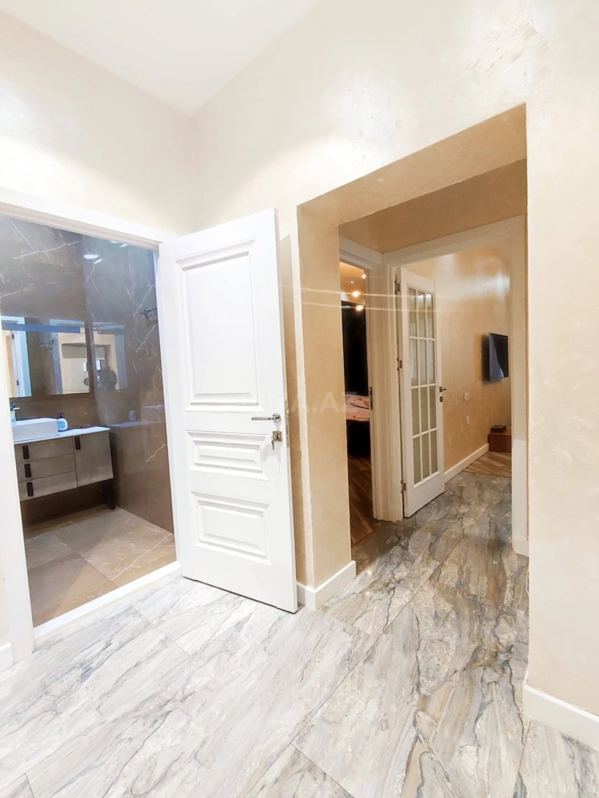 Kirayə verilir 2 otaqlı mənzil 72 m²