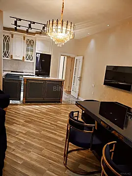 Kirayə verilir 2 otaqlı mənzil 72 m²