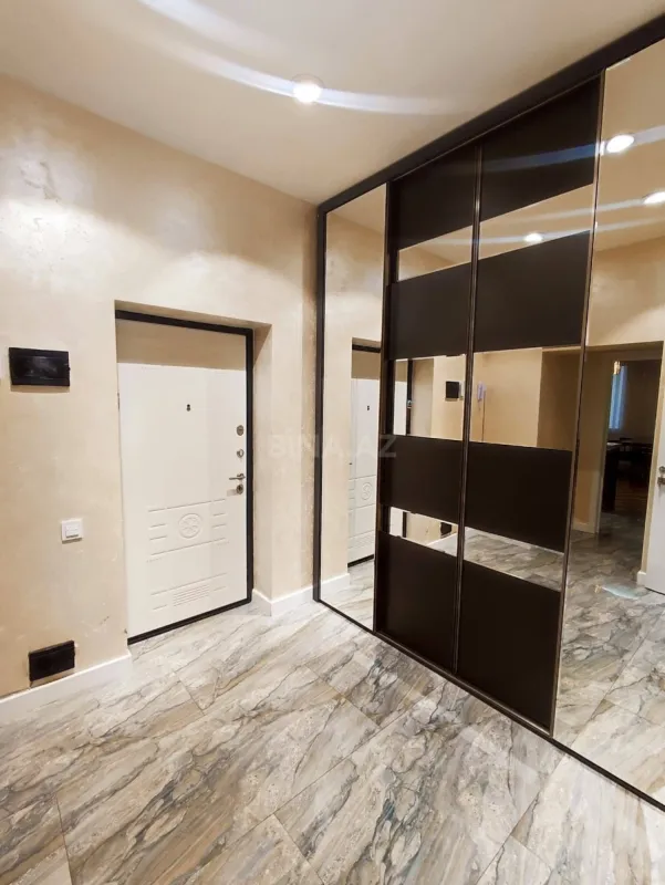 Kirayə verilir 2 otaqlı mənzil 72 m²
