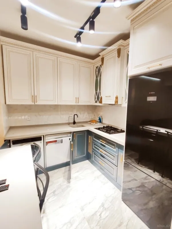 Kirayə verilir 2 otaqlı mənzil 72 m²