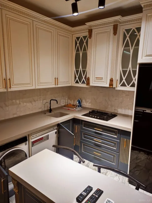 Kirayə verilir 2 otaqlı mənzil 72 m²