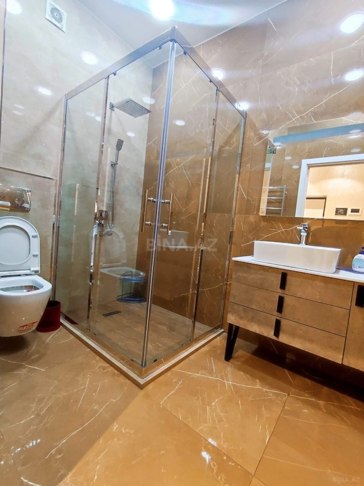 Kirayə verilir 2 otaqlı mənzil 72 m²