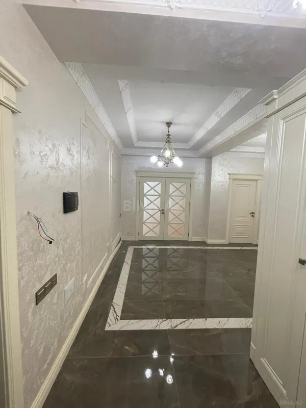 Kirayə verilir 3 otaqlı mənzil 140 m²
