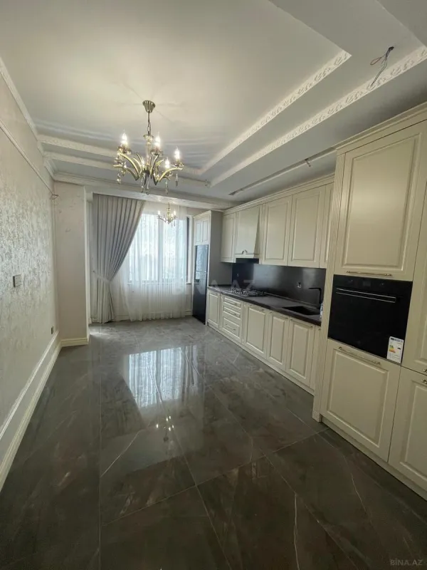 Kirayə verilir 3 otaqlı mənzil 140 m²