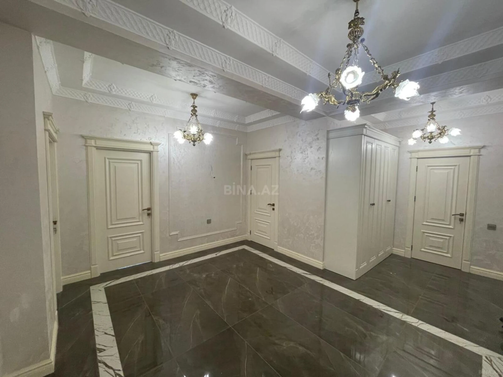 Kirayə verilir 3 otaqlı mənzil 140 m²