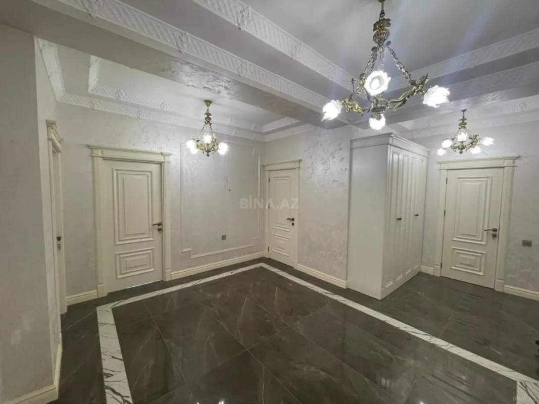 Kirayə verilir 3 otaqlı mənzil 140 m²