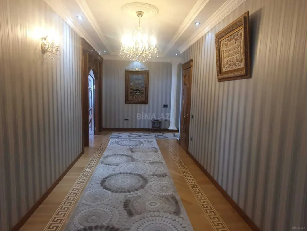 Satılır 4 otaqlı mənzil 230 m²