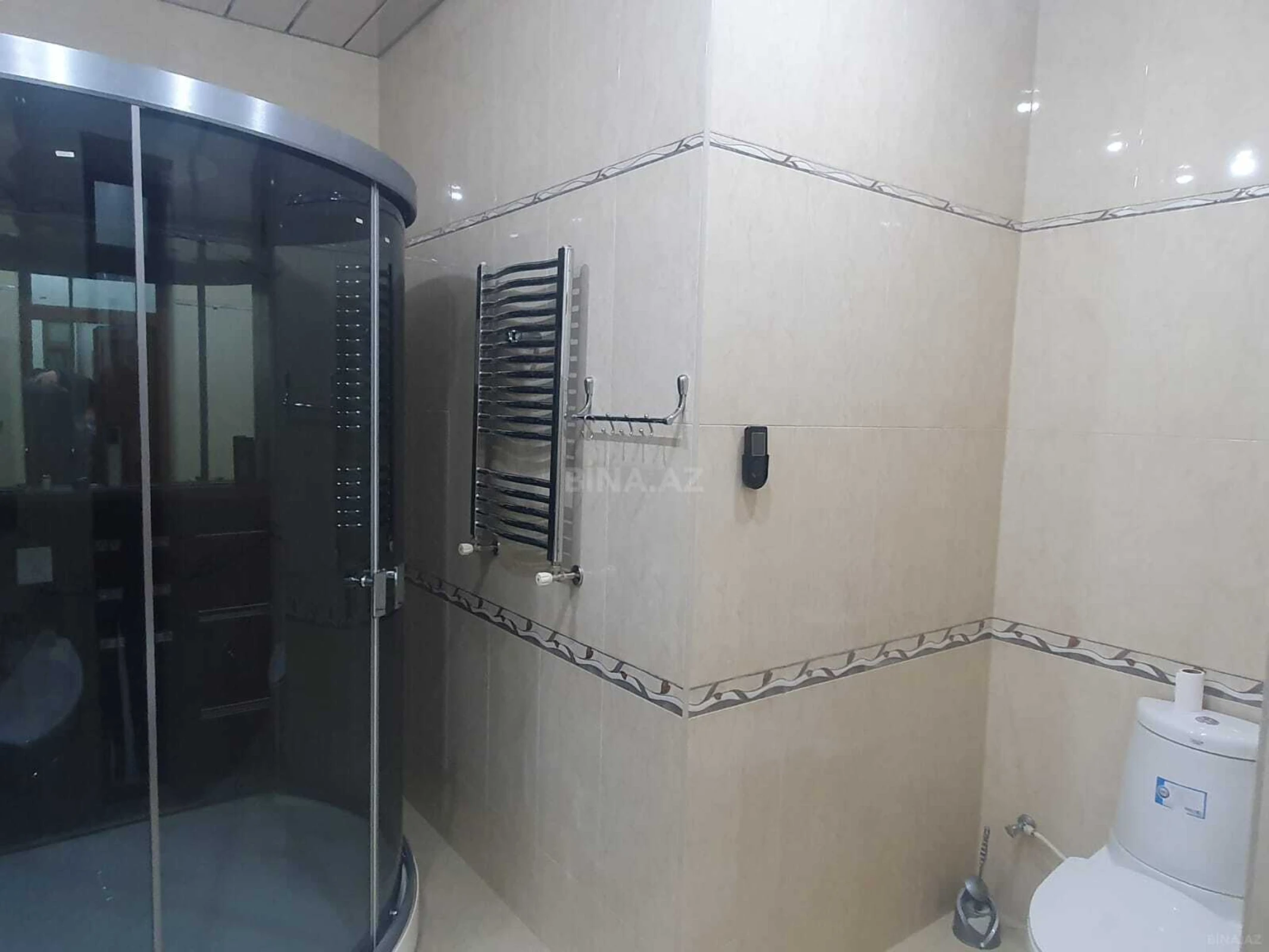 Satılır 4 otaqlı mənzil 230 m²