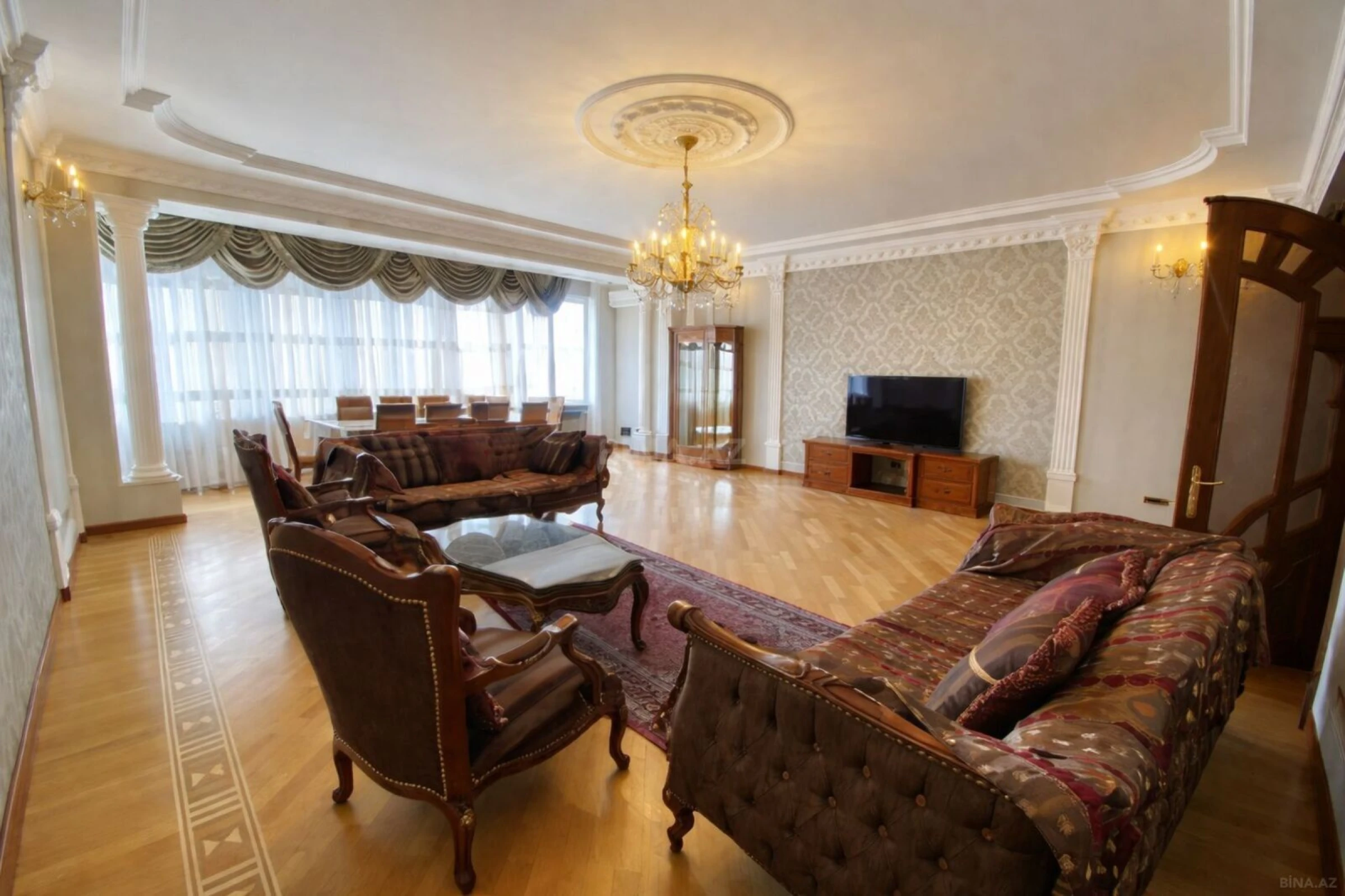 Satılır 4 otaqlı mənzil 230 m²