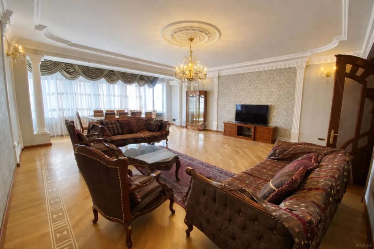 Satılır 4 otaqlı mənzil 230 m²