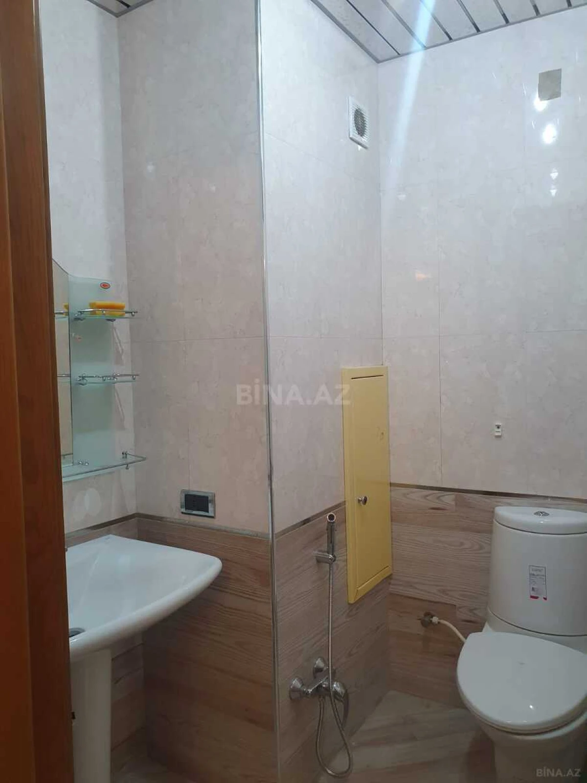 Satılır 4 otaqlı mənzil 230 m²