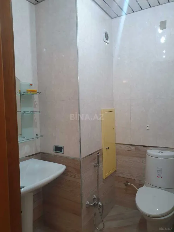 Satılır 4 otaqlı mənzil 230 m²