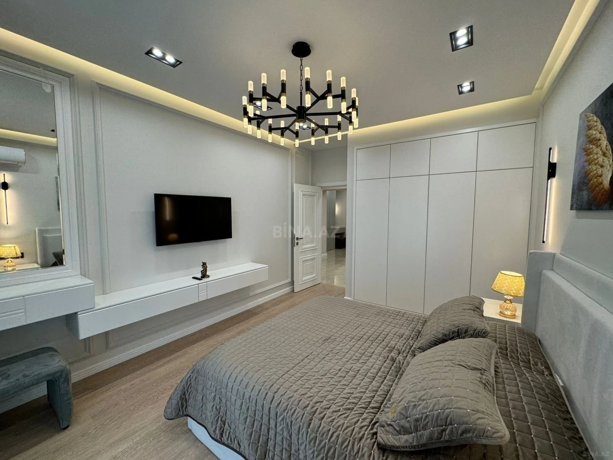 Kirayə verilir 2 otaqlı mənzil 108 m²