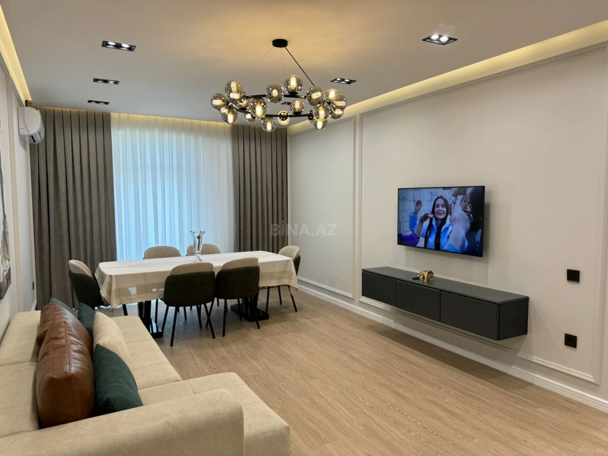 Kirayə verilir 2 otaqlı mənzil 108 m²