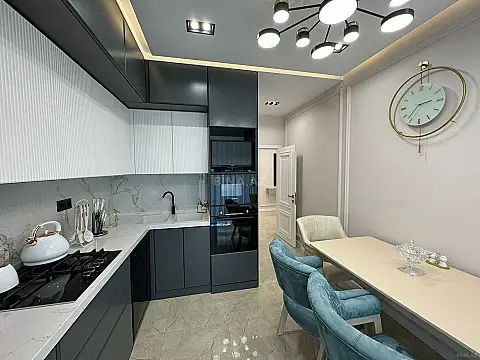 Kirayə verilir 2 otaqlı mənzil 108 m²