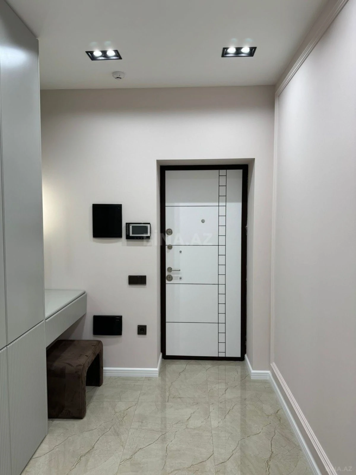Kirayə verilir 2 otaqlı mənzil 108 m²