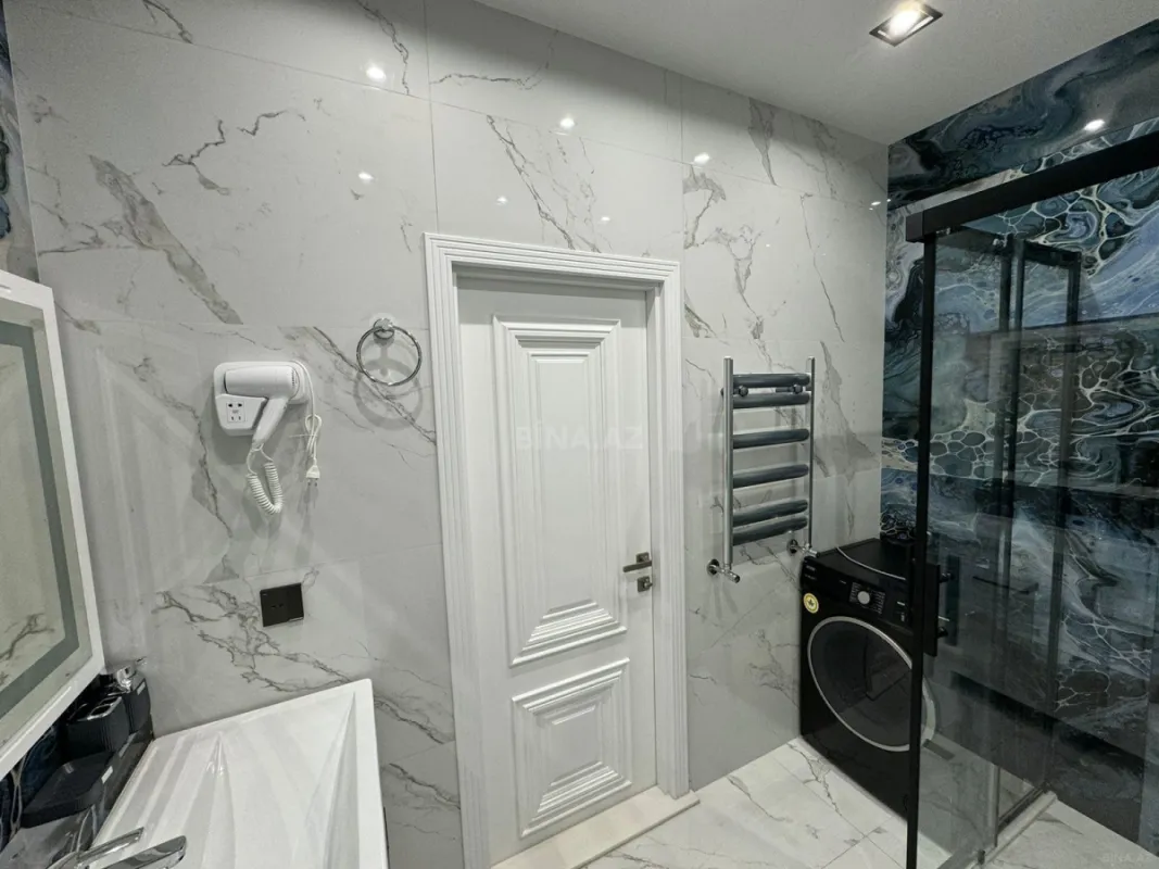 Kirayə verilir 2 otaqlı mənzil 108 m²