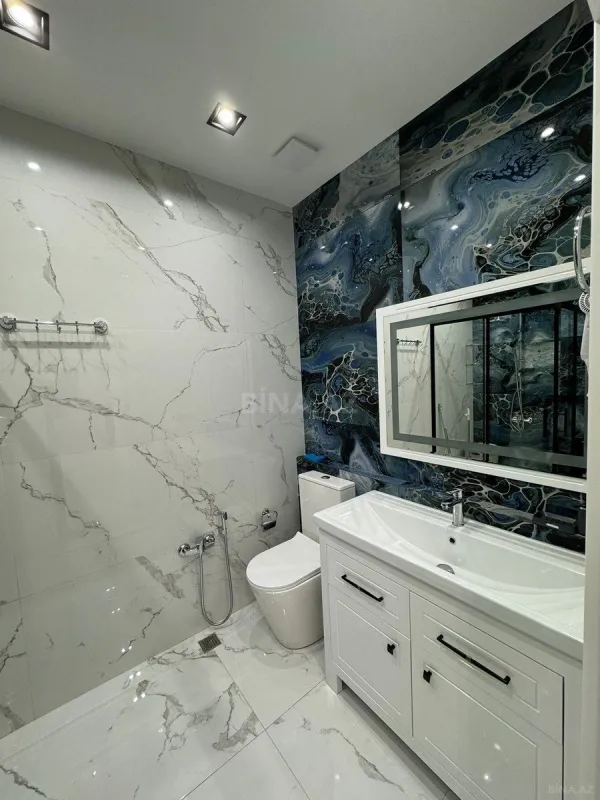 Kirayə verilir 2 otaqlı mənzil 108 m²