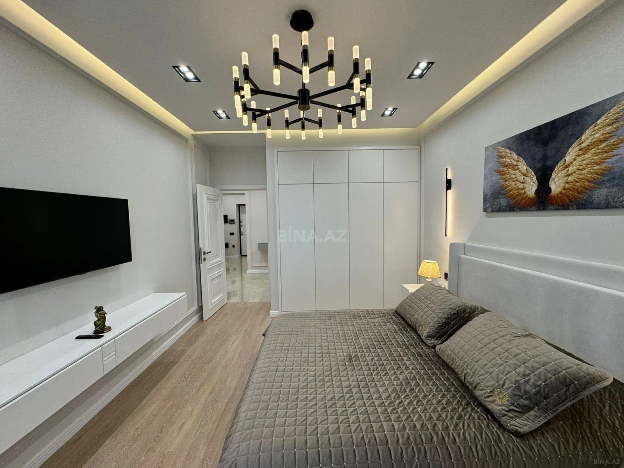 Kirayə verilir 2 otaqlı mənzil 108 m²