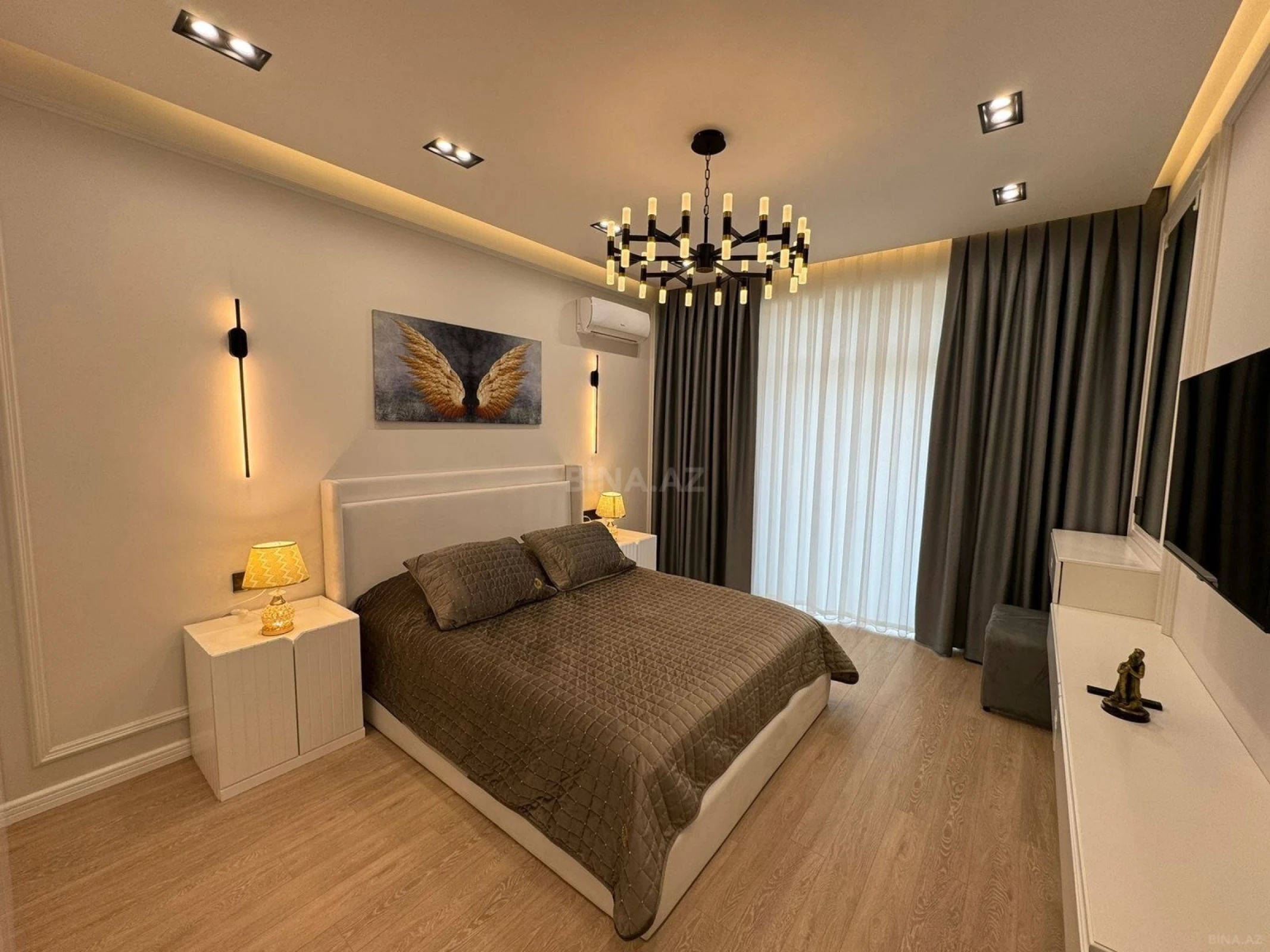 Kirayə verilir 2 otaqlı mənzil 108 m²