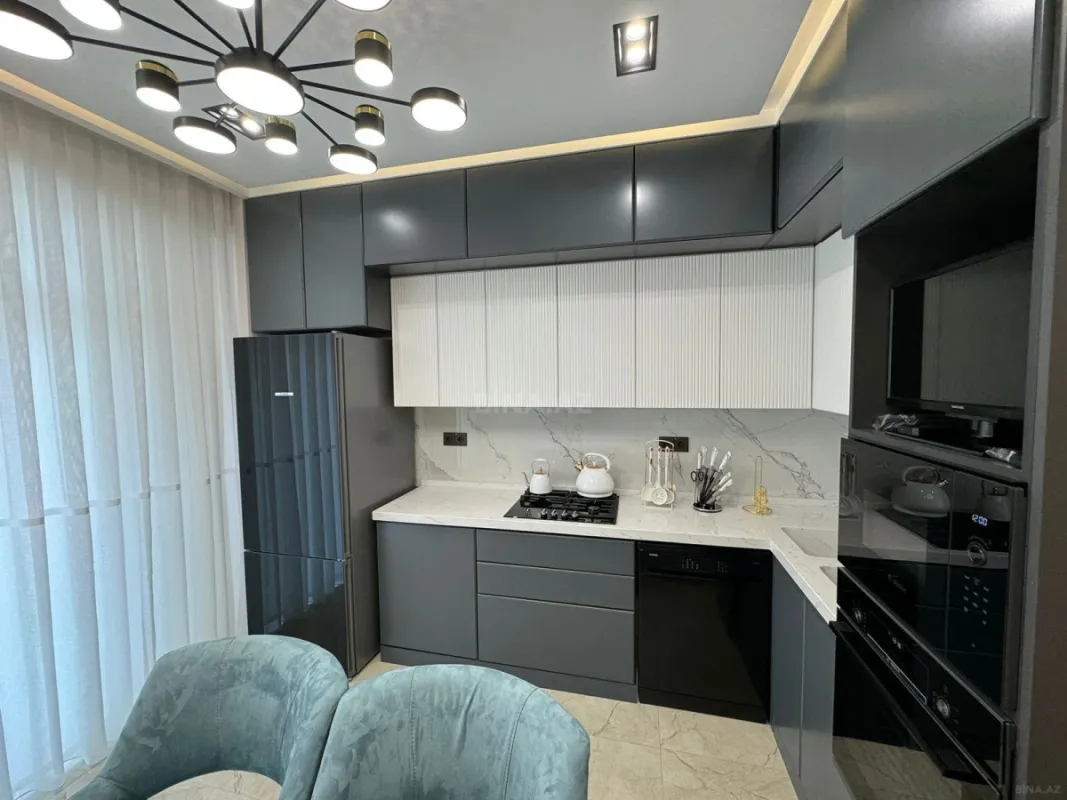 Kirayə verilir 2 otaqlı mənzil 108 m²