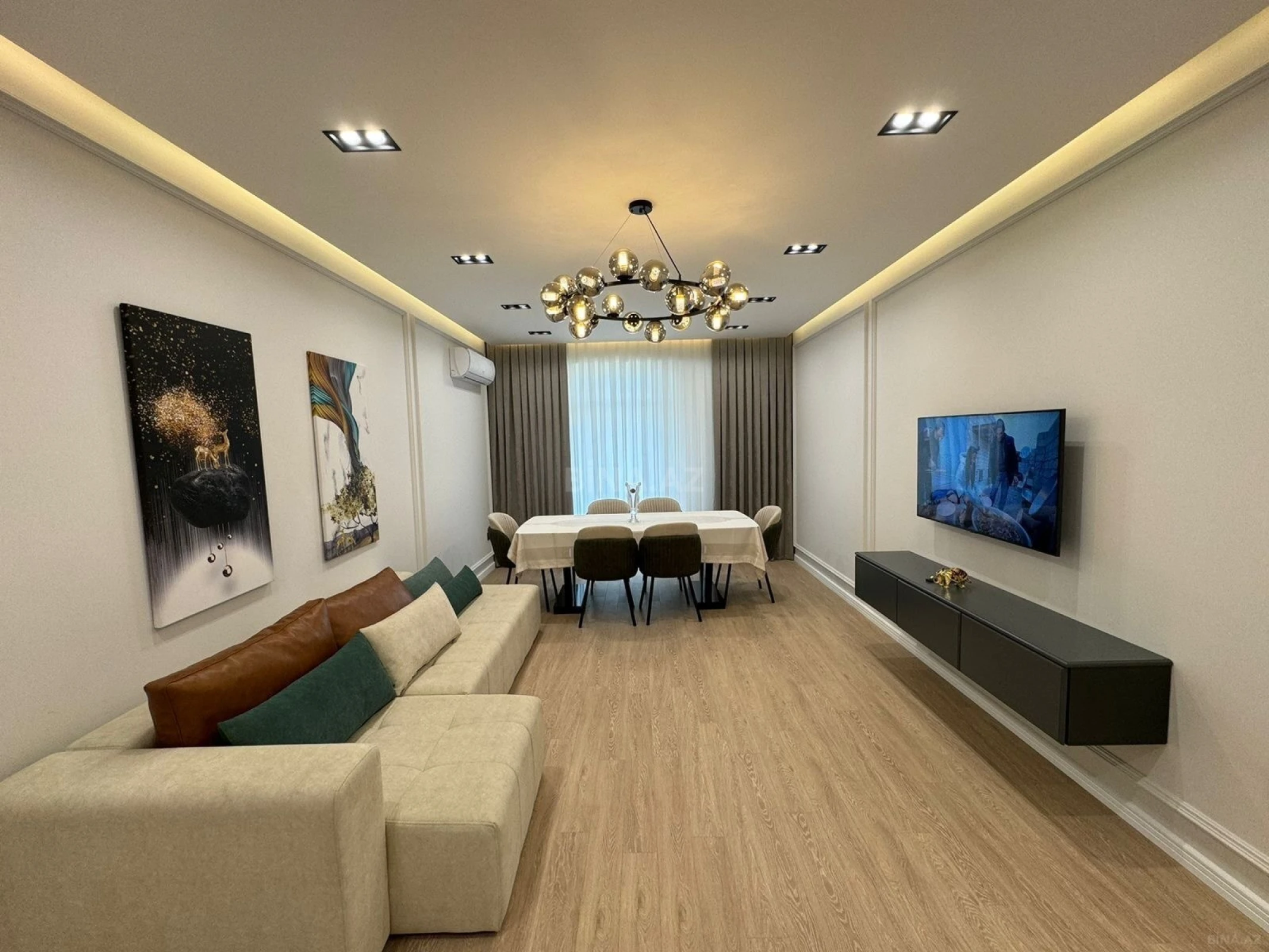 Kirayə verilir 2 otaqlı mənzil 108 m²