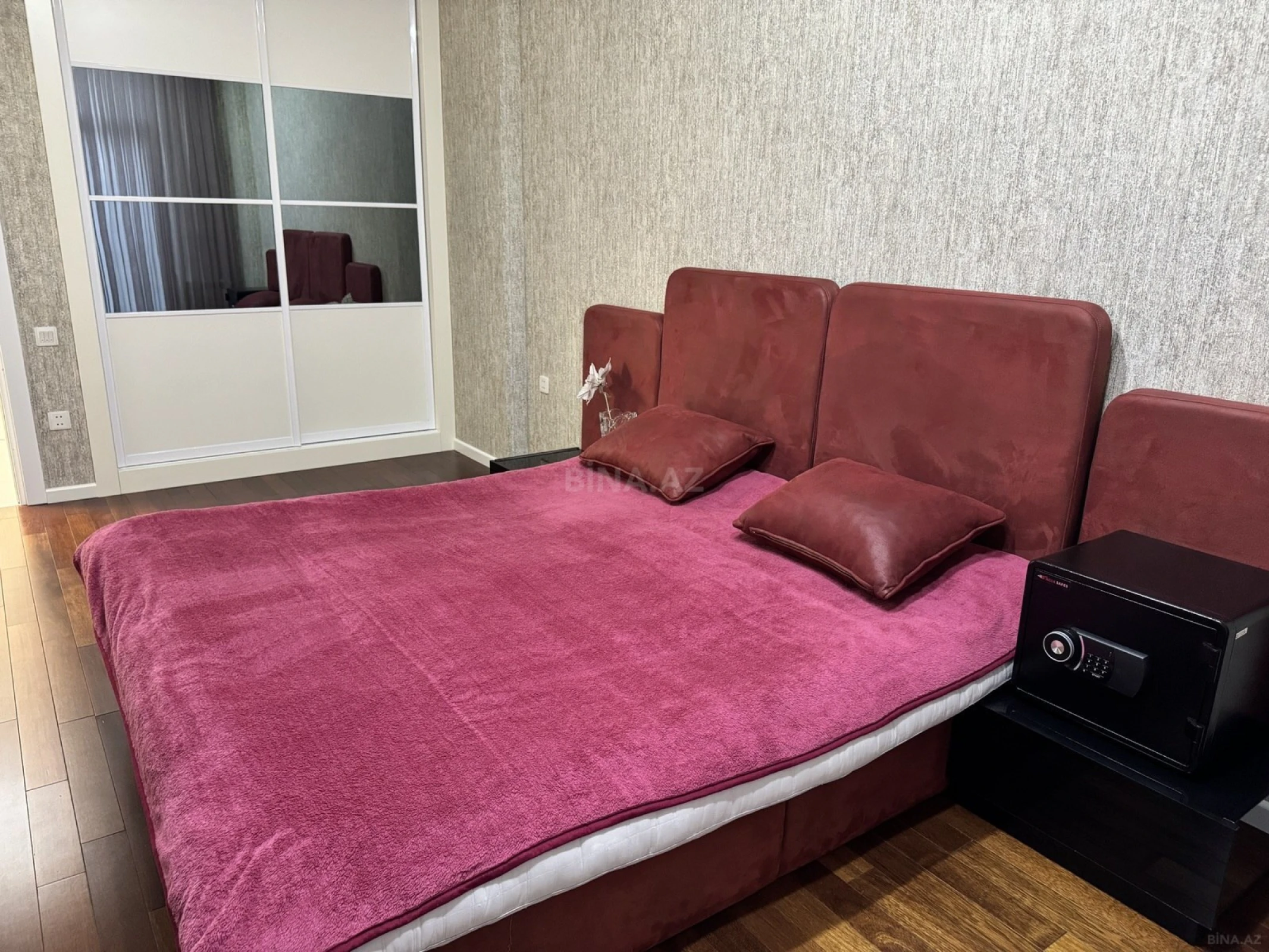 Kirayə verilir 2 otaqlı mənzil 100 m²