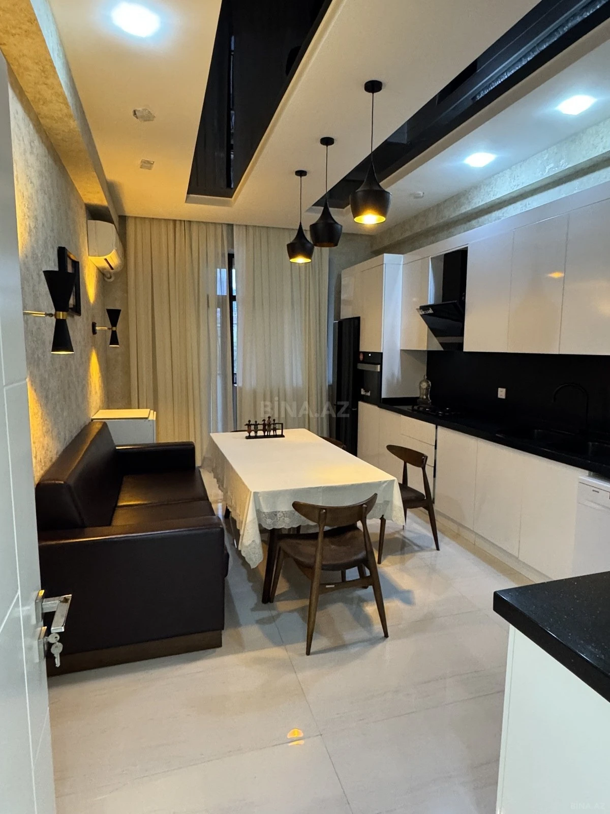 Kirayə verilir 2 otaqlı mənzil 100 m²