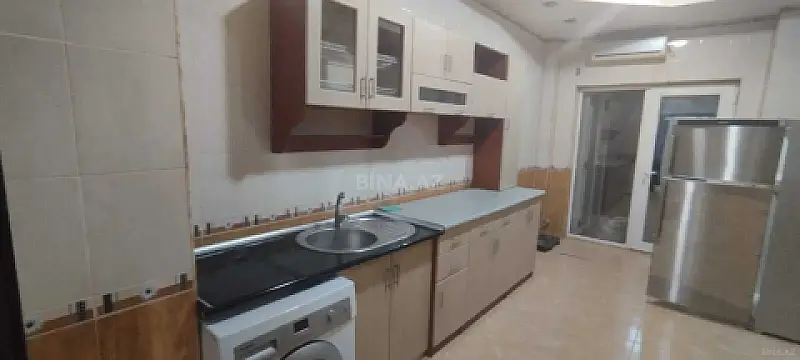 Satılır 3 otaqlı mənzil 130 m²