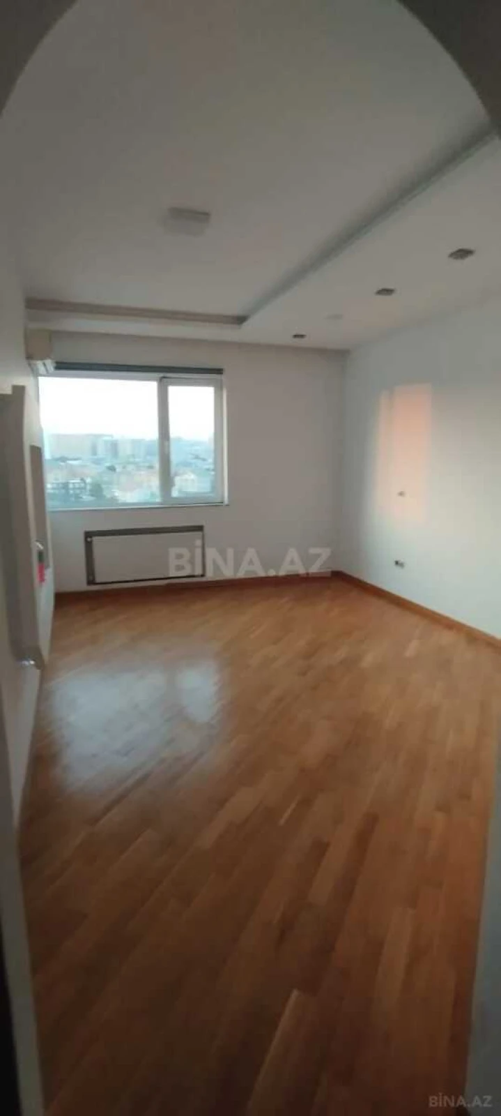 Satılır 3 otaqlı mənzil 130 m²