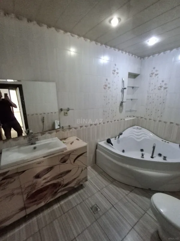 Satılır 3 otaqlı mənzil 130 m²