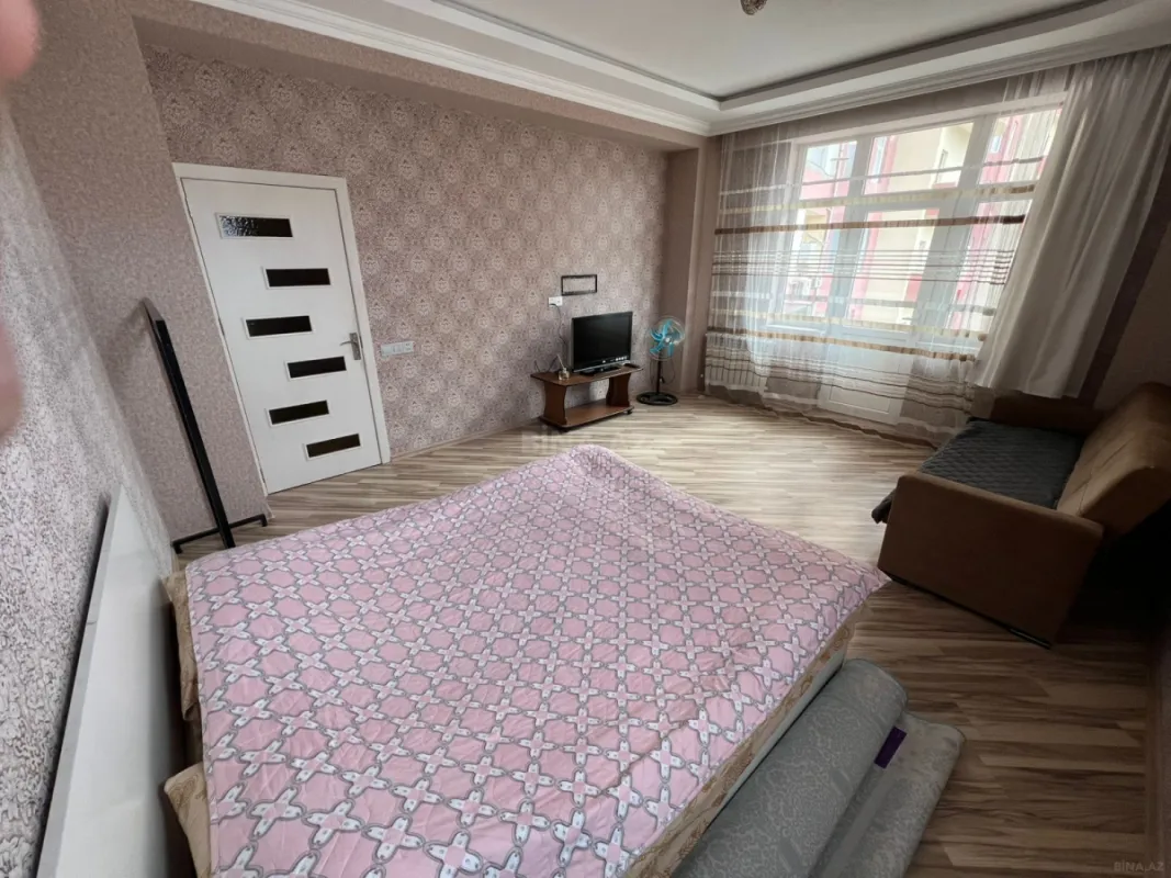 Kirayə verilir 1 otaqlı mənzil 60 m²