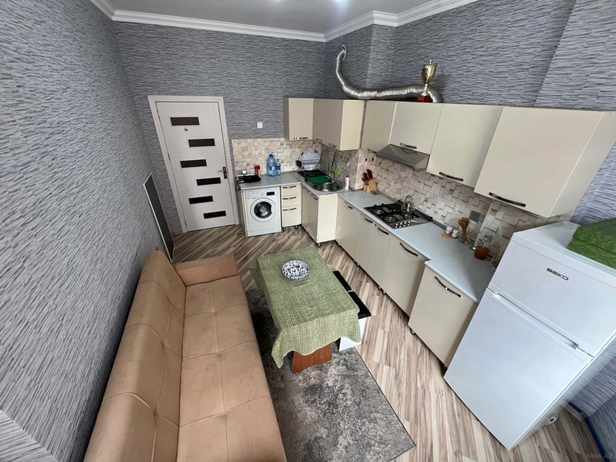 Kirayə verilir 1 otaqlı mənzil 60 m²